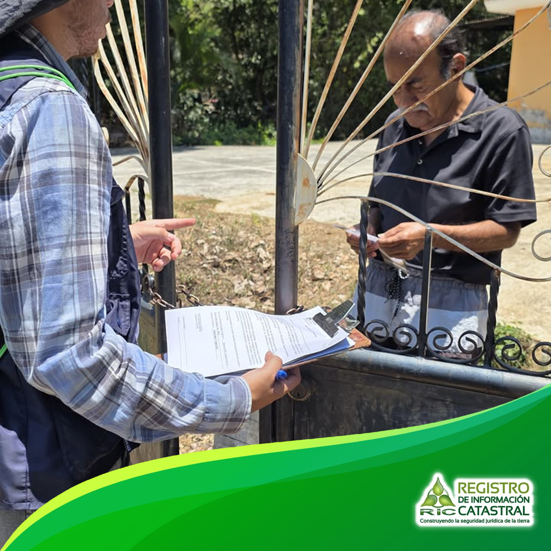 VISITAS DOMICILIARES COMO PARTE DE LAS ACCIONES DE COMUNICACIÓN Y APOYO SOCIAL PREVIAS AL LEVANTAMIENTO CATASTRAL